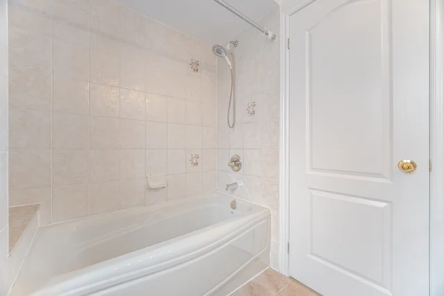 #97-8 Townwood Drive, Richmond Hill - photo 33
