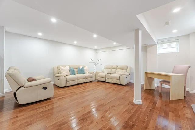 #97-8 Townwood Drive, Richmond Hill - photo 35