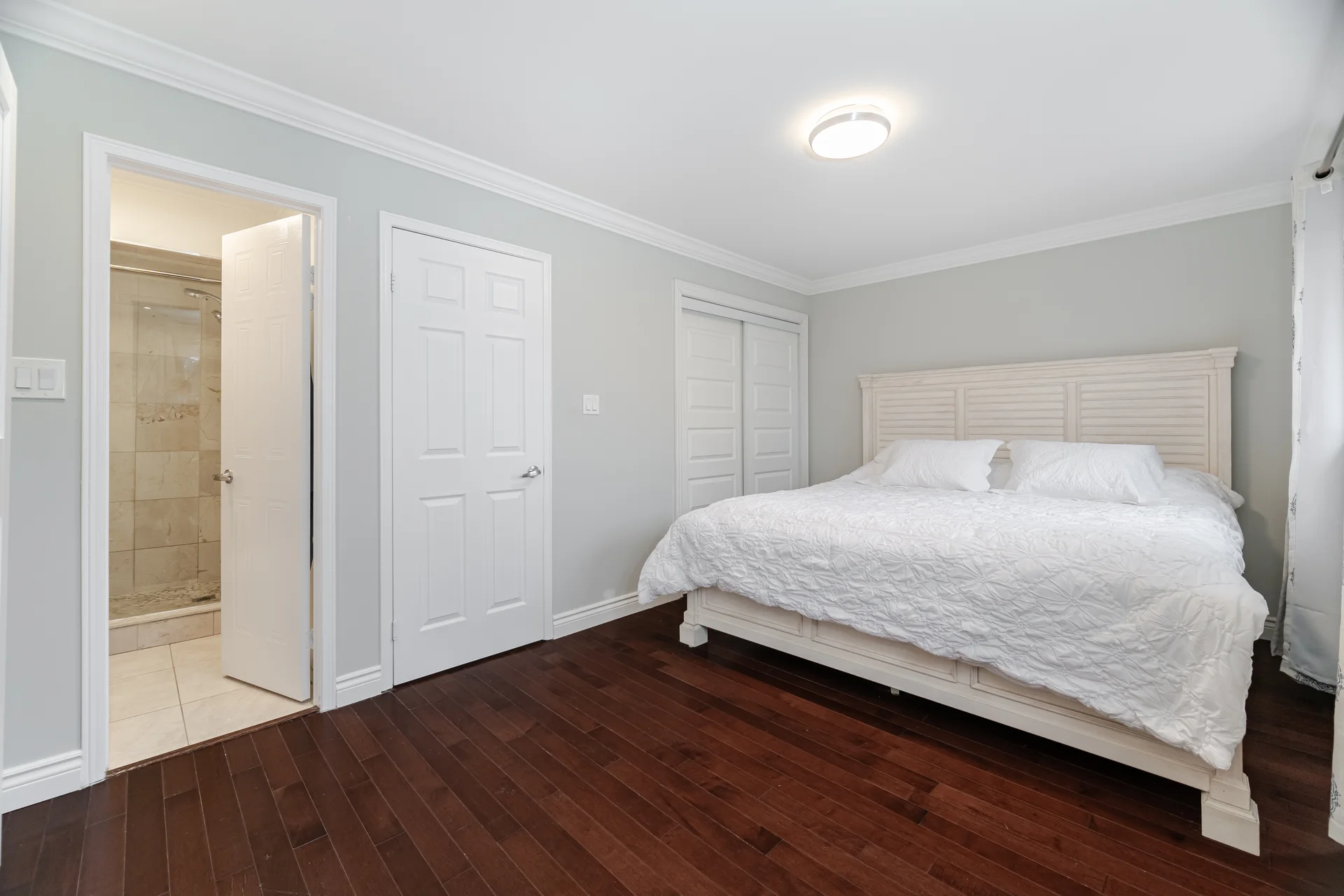 3272637