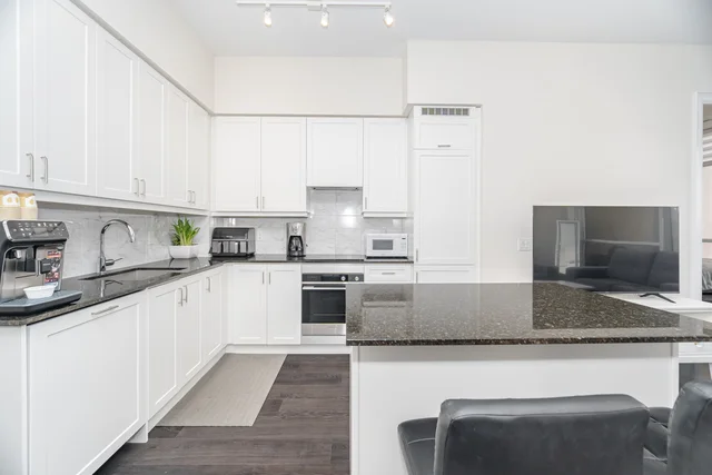 #121-9075 Jane Street, Vaughan - photo 10