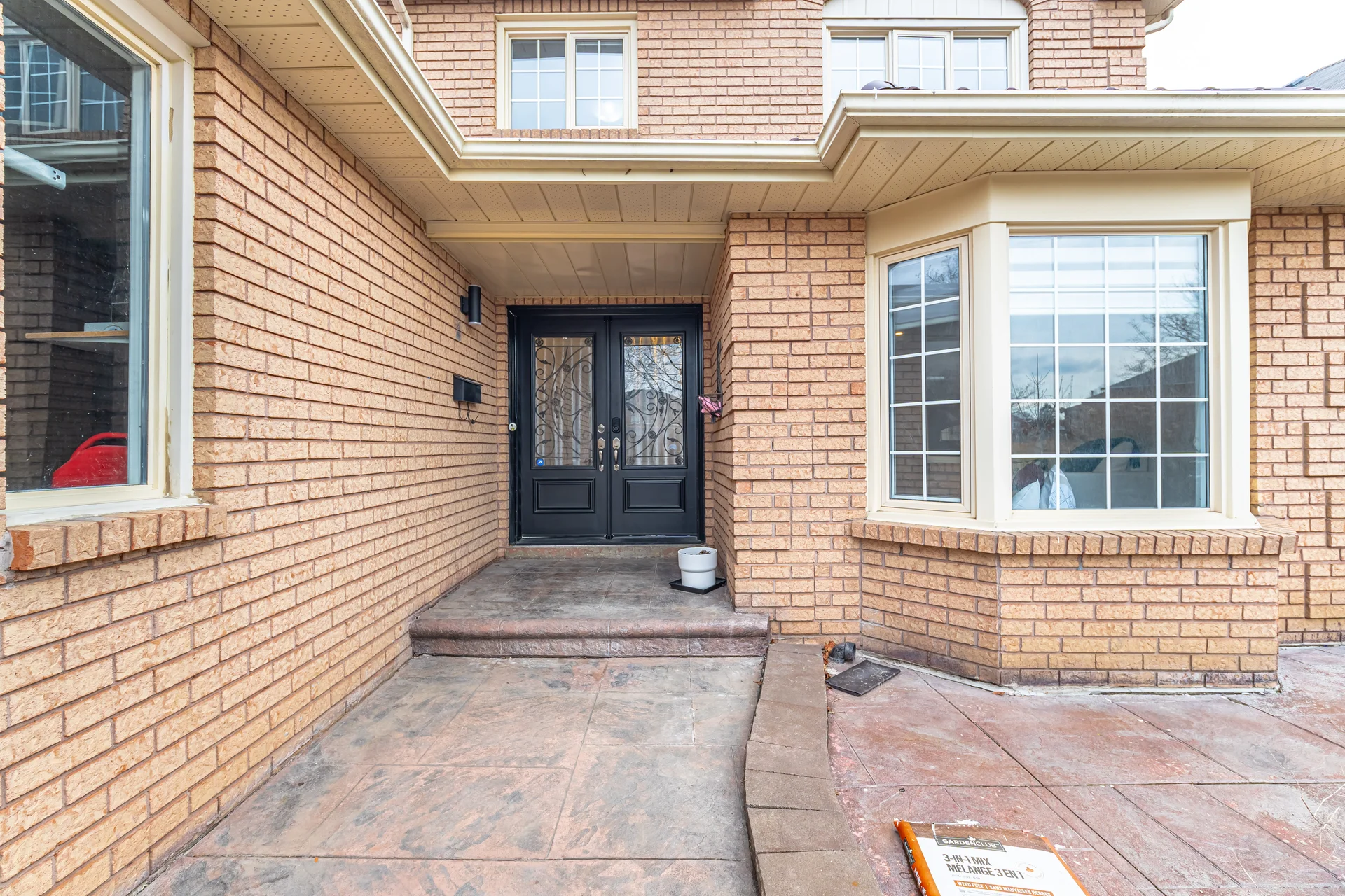 47 Burgby Avenue, Brampton - photo 13