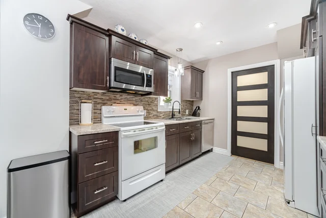 96 Sixth Avenue, Kitchener - photo 13