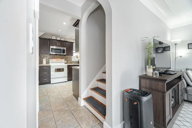 96 Sixth Avenue, Kitchener - photo 21
