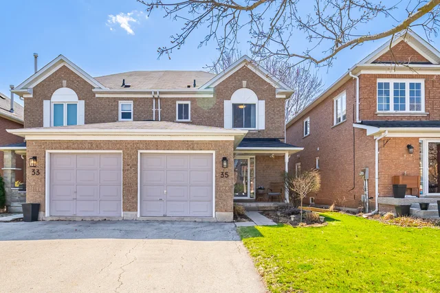 35 Harnesworth Crescent, Waterdown - photo 1