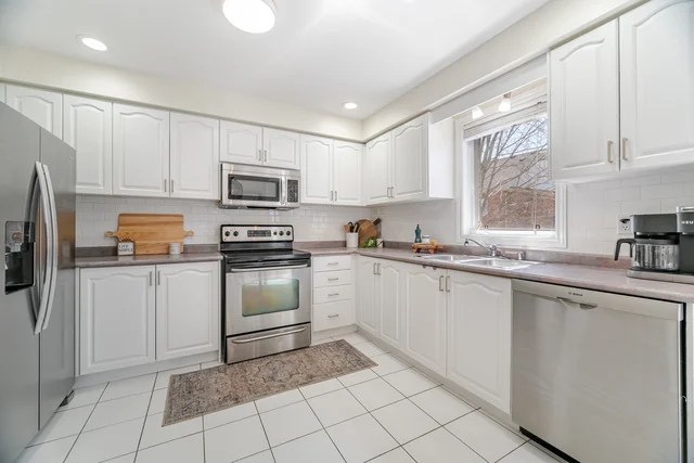 35 Harnesworth Crescent, Waterdown - photo 21