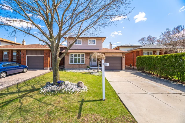 93 Indian Crescent, Hamilton - photo 2