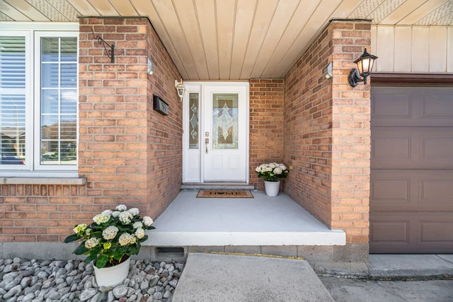 93 Indian Crescent, Hamilton - photo 5