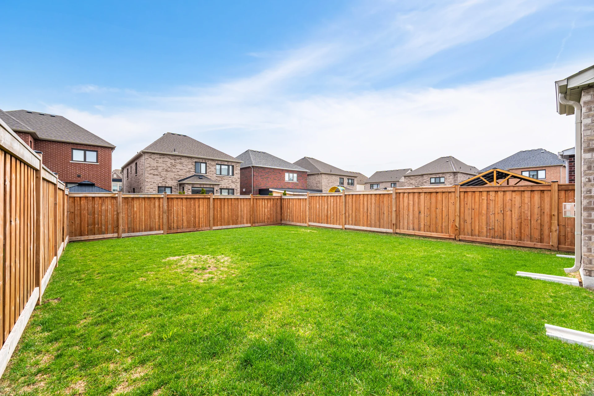 112 Bartram Crescent, Bradford - photo 49