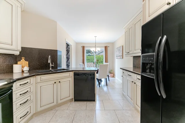 #12-2140 Turnberry Road, Burlington - photo 24