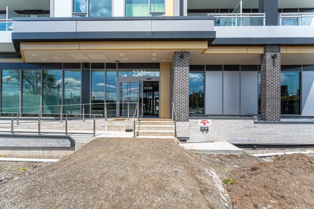 #651-2501 Saw Whet Boulevard, Oakville - photo 2