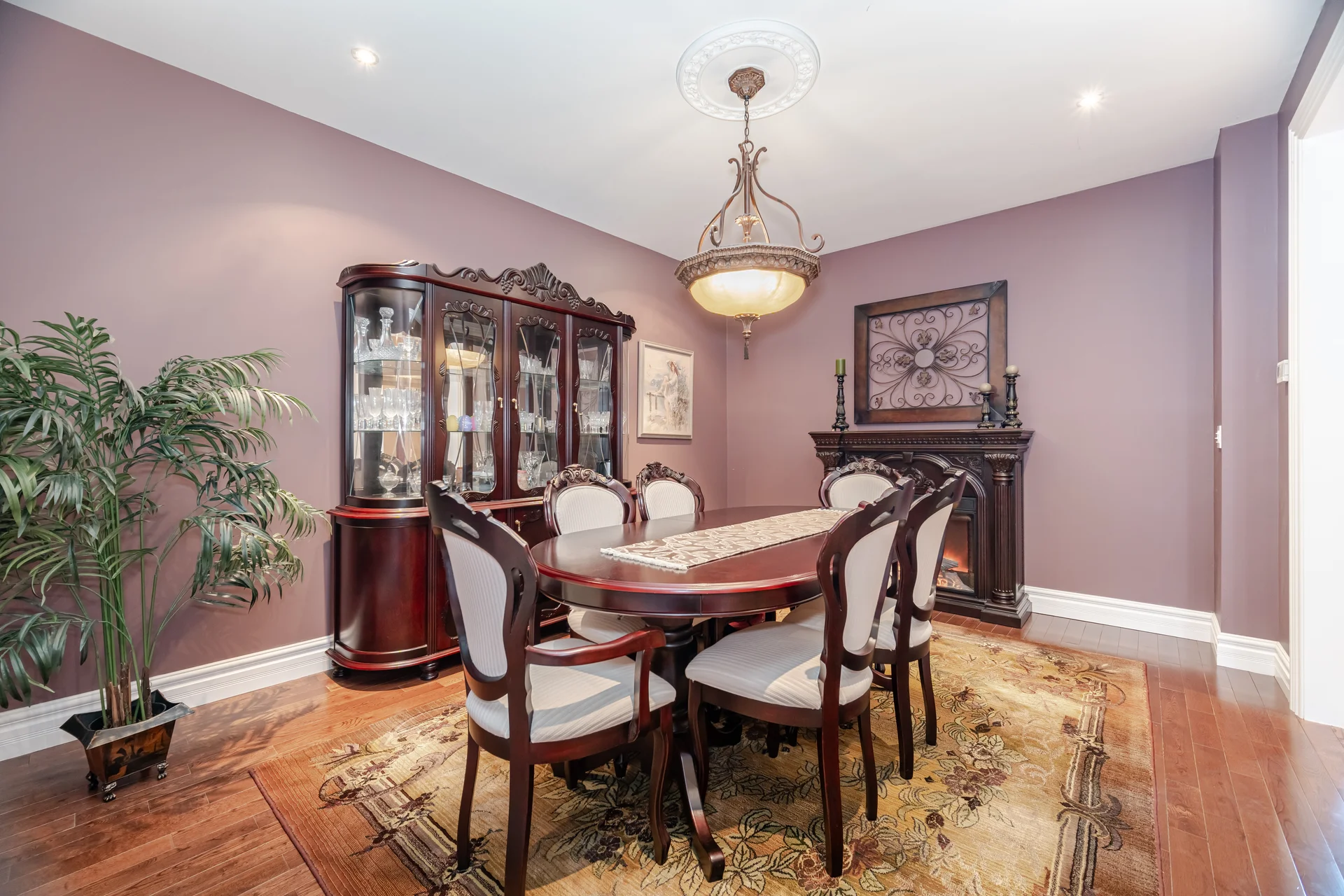 3303262