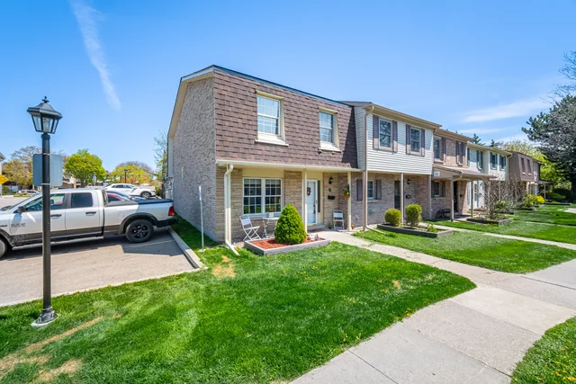 #9-580 Eyer Drive, Pickering - photo 3