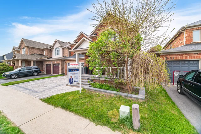 5467 Blue Spruce Avenue, Burlington - photo 3
