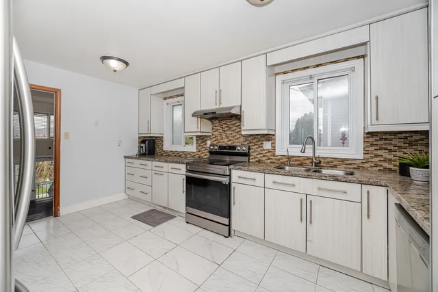 30 Panda Lane, Brampton - photo 15