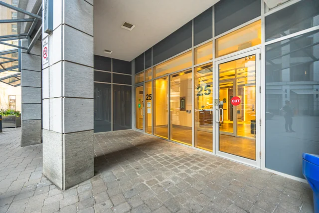 #1506-25 Carlton Street, Toronto - photo 2