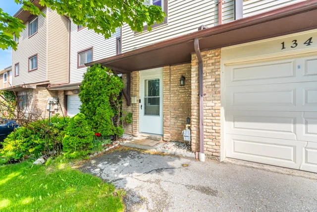 1340 Brands Court, Pickering - photo 11