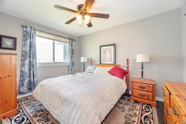 1340 Brands Court, Pickering - photo 32