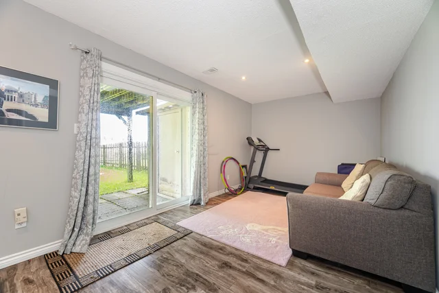 1340 Brands Court, Pickering - photo 40
