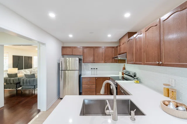 3938 Burdette Terrace, Mississauga - photo 16
