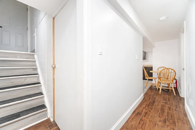 297 Mohawk Road West, Hamilton - photo 39
