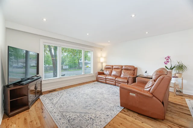 175 Connaught Crescent, Bolton - photo 12