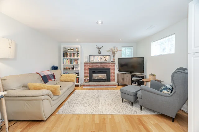 175 Connaught Crescent, Bolton - photo 37
