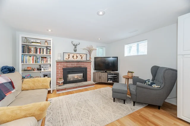 175 Connaught Crescent, Bolton - photo 39