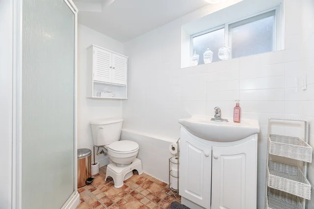 175 Connaught Crescent, Bolton - photo 46
