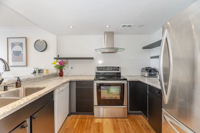 #1401-250 Webb Drive, Mississauga - photo 8