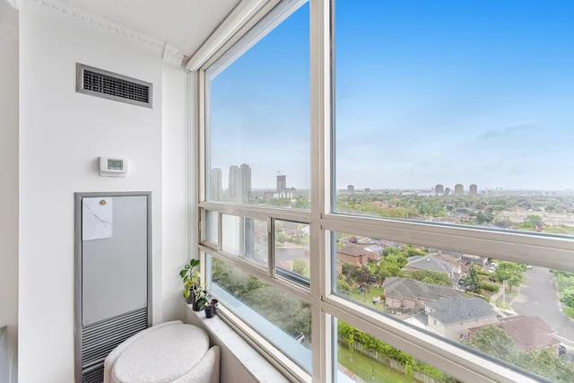 #1401-250 Webb Drive, Mississauga - photo 15