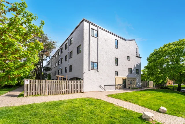 #22-1008 Falgarwood Drive, Oakville - photo 1