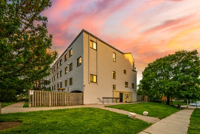 #22-1008 Falgarwood Drive, Oakville - photo 2