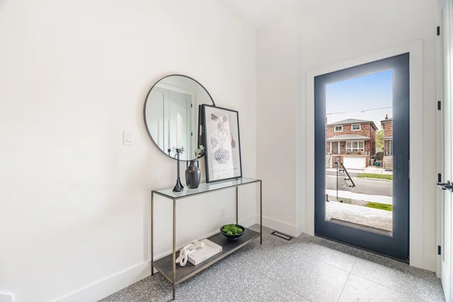 108 Sammon Avenue, East York - photo 8
