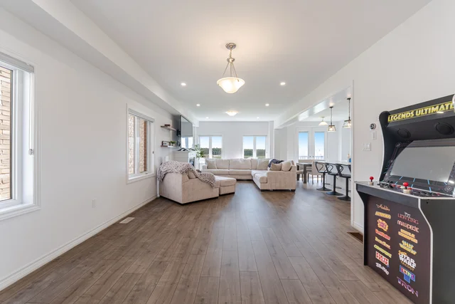 307 Ridley Crescent, Southgate - photo 11