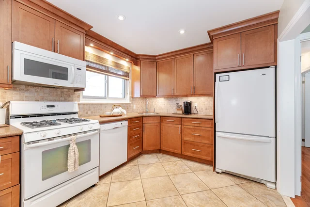 808 Batory Avenue, Pickering - photo 16