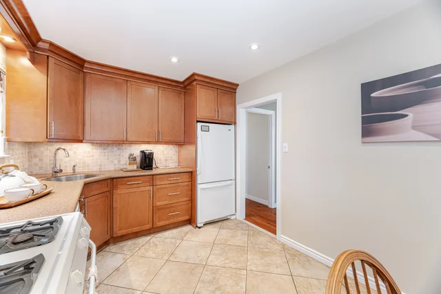 808 Batory Avenue, Pickering - photo 17