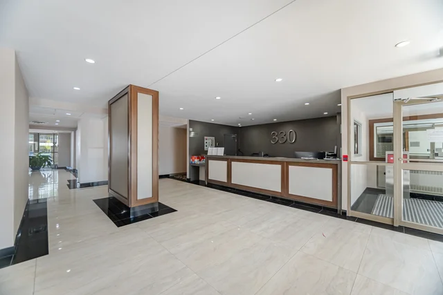 #2008-330 Rathburn Road West, Mississauga - photo 3