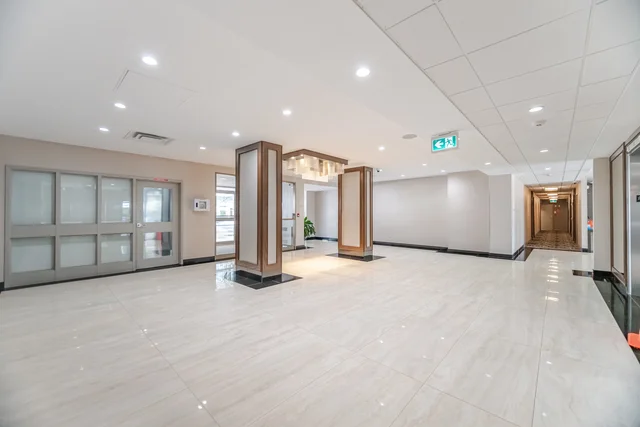 #2008-330 Rathburn Road West, Mississauga - photo 4