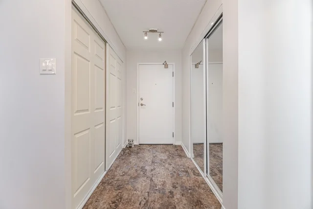 #2008-330 Rathburn Road West, Mississauga - photo 8