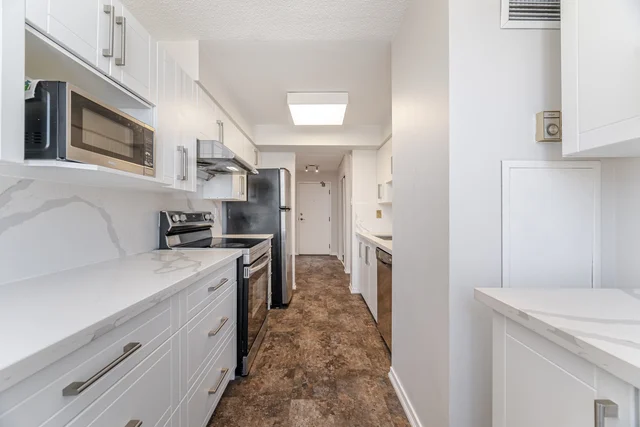 #2008-330 Rathburn Road West, Mississauga - photo 11