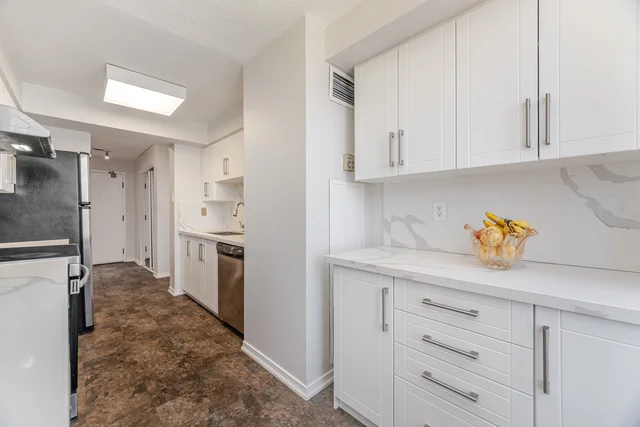 #2008-330 Rathburn Road West, Mississauga - photo 12
