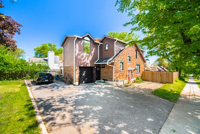 64 Sheldon Avenue North, Kitchener - photo 2