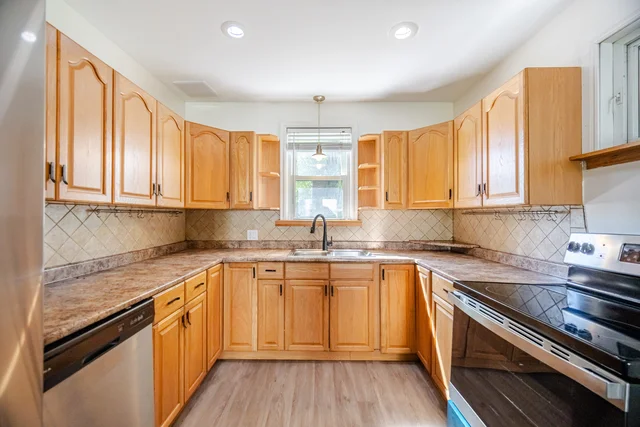 64 Sheldon Avenue North, Kitchener - photo 5