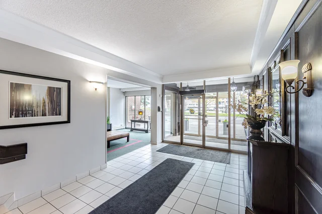 #104-1225 North Shore Boulevard East, Burlington - photo 3