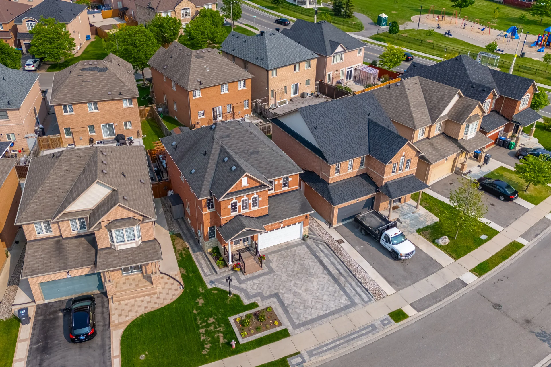 7 Klondike Trail, Brampton - photo 4