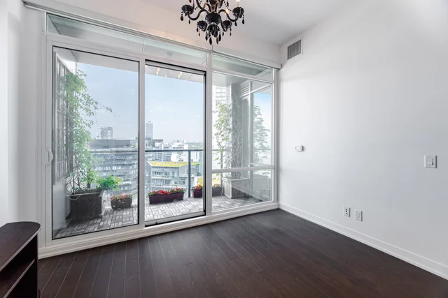 #S1507-120 Bayview Avenue, Toronto - photo 16