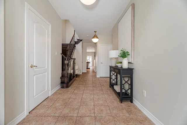 45 Retreat Boulevard, Woodbridge - photo 10