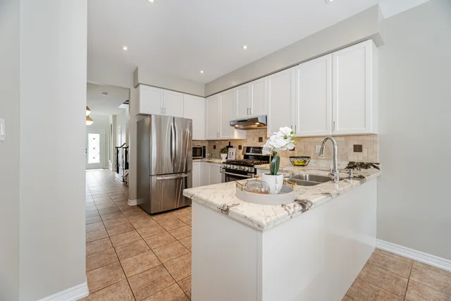 45 Retreat Boulevard, Woodbridge - photo 19