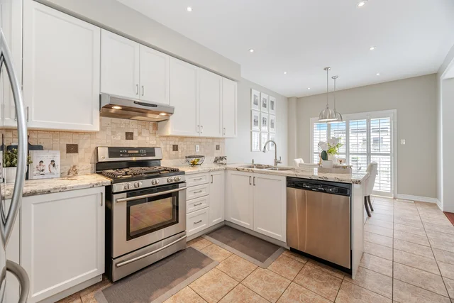 45 Retreat Boulevard, Woodbridge - photo 20