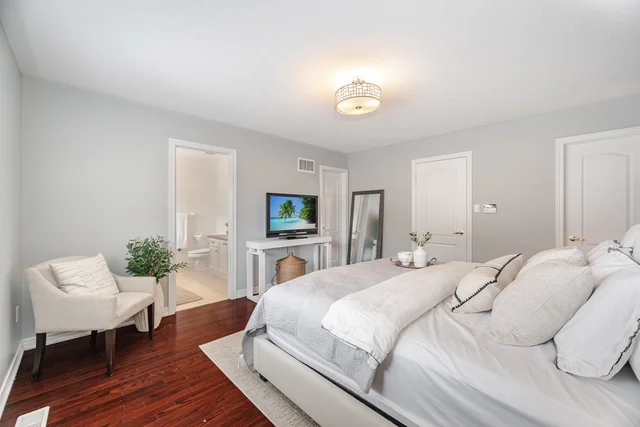 45 Retreat Boulevard, Woodbridge - photo 31